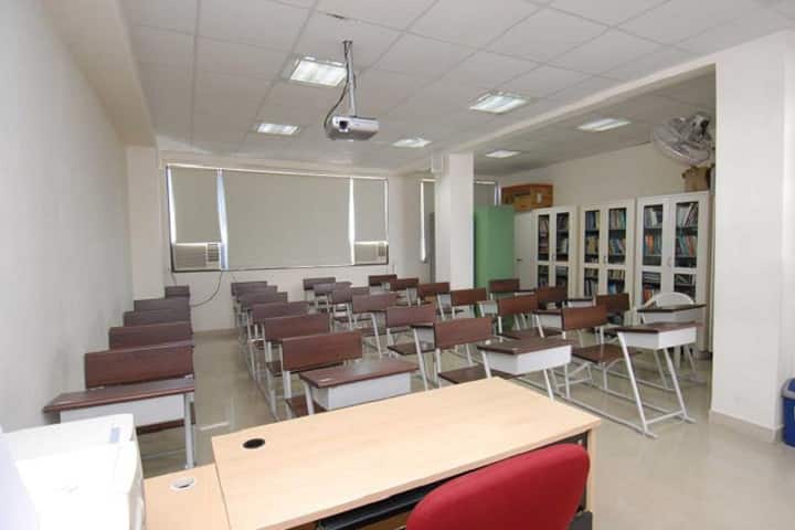 Rizvi Institute of Management Studies and Research campus in Mumbai, Maharashtra, India — photo 6