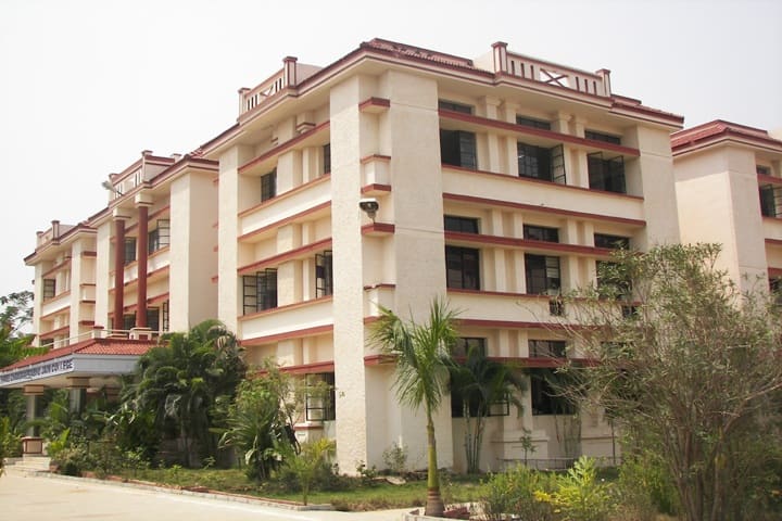 Shree Chandraprabhu Jain College campus in Chennai, Tamil Nadu, India — photo 1