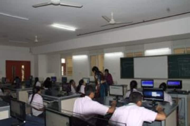 Sadhana PU Degree College campus in Bengaluru, Karnataka, India — photo 3