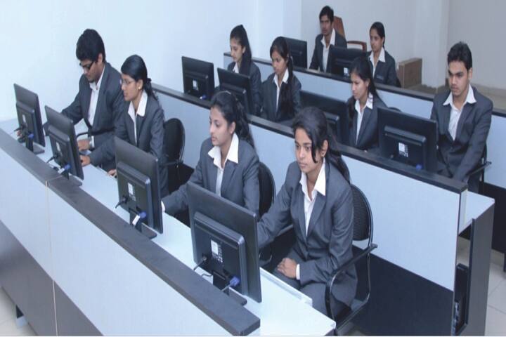 KLE Society's College of Commerce campus in Hubli, Karnataka, India — photo 4