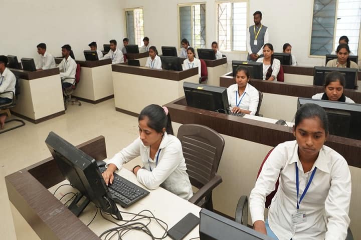 Shri Muktanand College campus in Gangapur, Maharashtra, India — photo 6