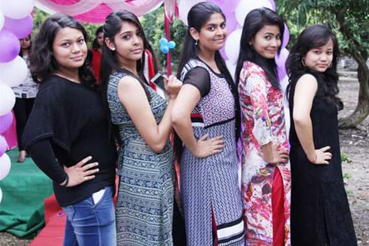 GRD Girls Degree College campus in Dehradun, Uttarakhand, India — photo 1