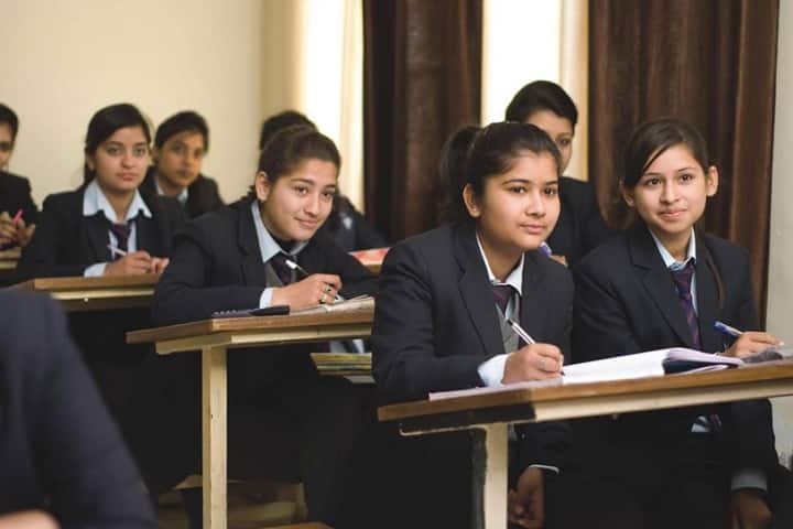 GRD Girls Degree College campus in Dehradun, Uttarakhand, India — photo 4