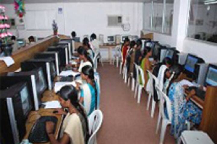 Urumu Dhanalakshmi College campus in Tiruchirappalli, Tamil Nadu, India — photo 3