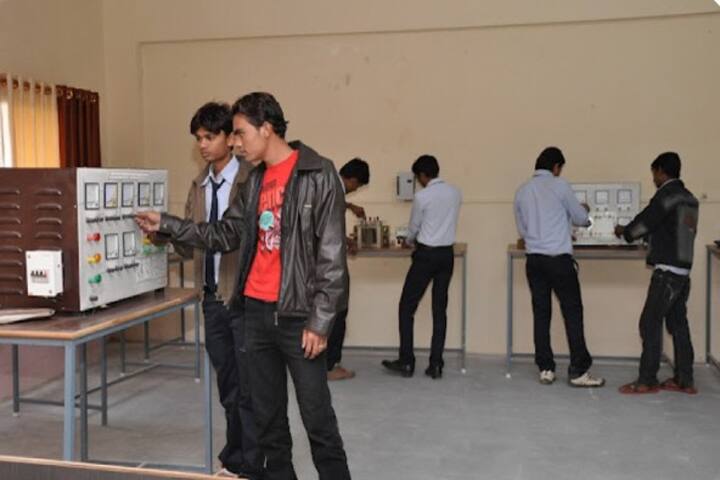 Shreejee Institute of Technology and Management campus in Khargone, Madhya Pradesh, India — photo 6