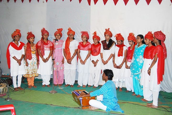 Shri Chhatrapati Shivaji Shikshan Sanstha Vasant Mahavidyalaya campus in Beed, Maharashtra, India — photo 2