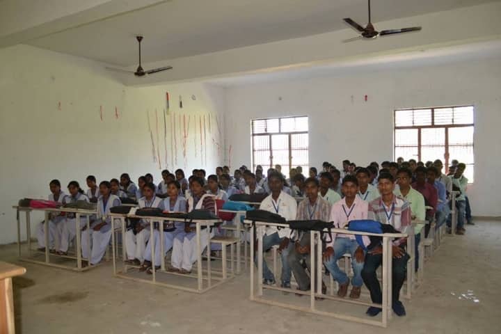 Maa Chandrawati Mahavidyalaya campus in Mirzapur, Uttar Pradesh, India — photo 3