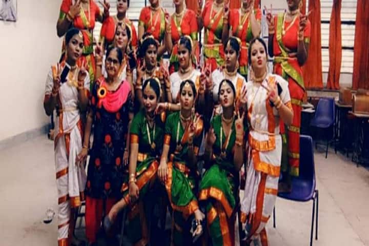 Ram Chameli Chadha Vishvas Girls PG College campus in Ghaziabad, Uttar Pradesh, India — photo 6