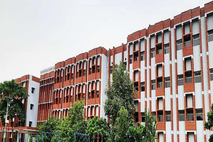 Dayawanti Punj Training Institute campus in Bhadohi, Uttar Pradesh, India — photo 2