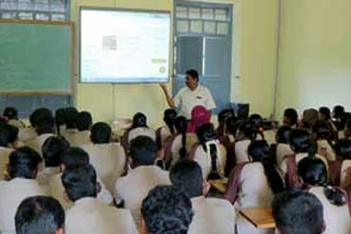 Madurai Diraviyam Thayumanavar Hindu College campus in Tirunelveli, Tamil Nadu, India — photo 2