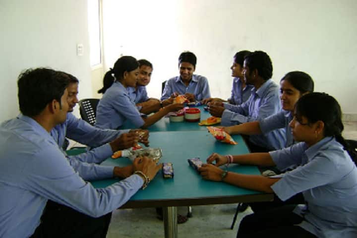 Shreejee Goverdhan Maharaj College of Professional Studies campus in Mathura, Uttar Pradesh, India — photo 4