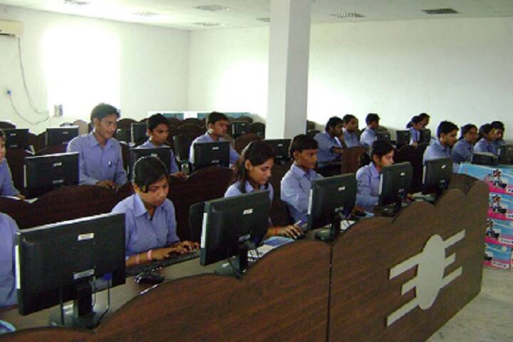 Shreejee Goverdhan Maharaj College of Professional Studies campus in Mathura, Uttar Pradesh, India — photo 5