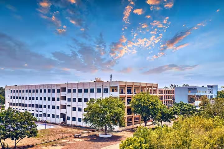 Sushila Devi Bansal College of Technology campus in Indore, Madhya Pradesh, India — photo 2