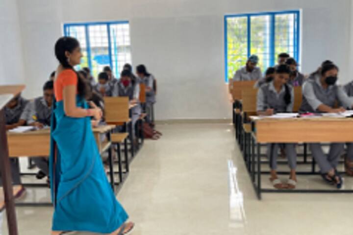 Sree Sankara Vidyapeetom College campus in Perumbavoor, Kerala, India — photo 4