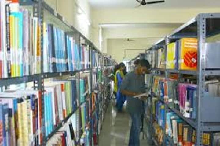Sree Sankara Vidyapeetom College campus in Perumbavoor, Kerala, India — photo 6