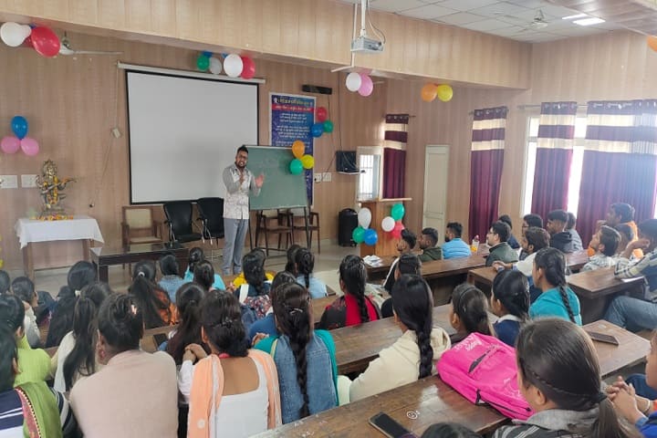 Pt Chiranji Lal Sharma Government College campus in Karnal, Haryana, India — photo 3