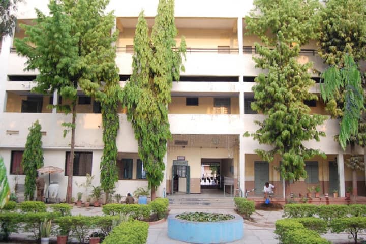 Dayanand College of Commerce campus in Latur, Maharashtra, India — photo 1