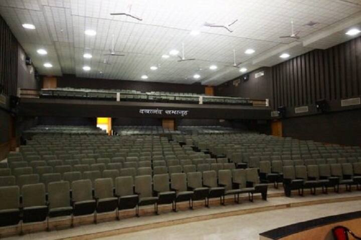 Dayanand College of Commerce campus in Latur, Maharashtra, India — photo 4