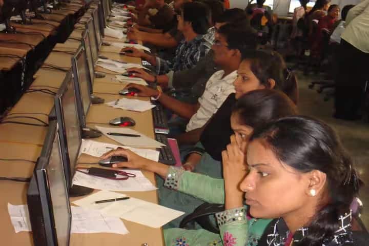 Sri Indu College of Engineering and Technology campus in Ibrahimpatnam, Telangana, India — photo 3
