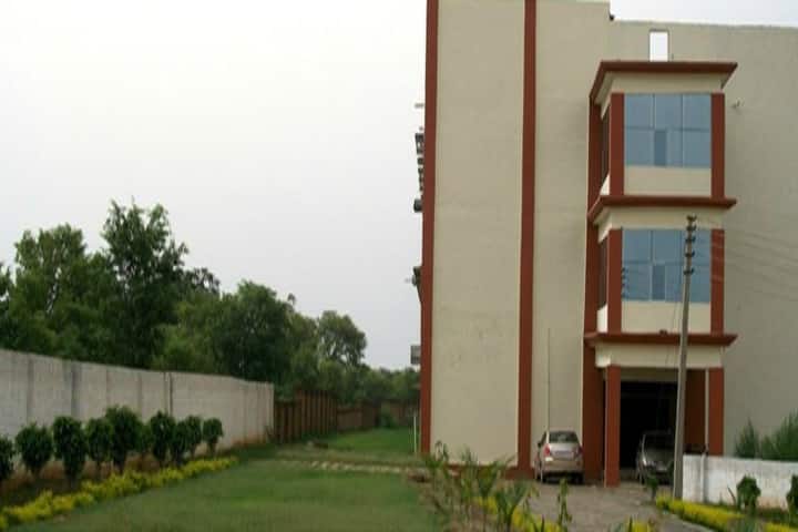 Sri Sri Institute of Technology and Management campus in Kanshi Ram Nagar, Uttar Pradesh, India — photo 1
