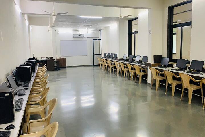 Khyati School of Business Administration campus in Ahmedabad, Gujarat, India — photo 3