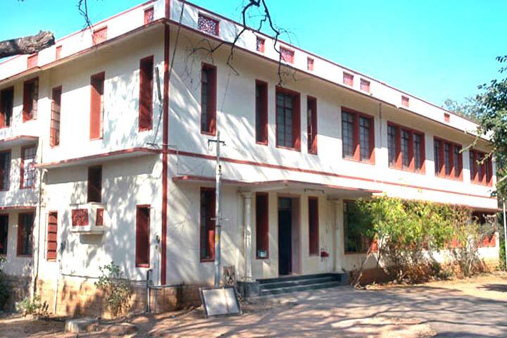 Thiagarajar College campus in Madurai, Tamil Nadu, India — photo 3