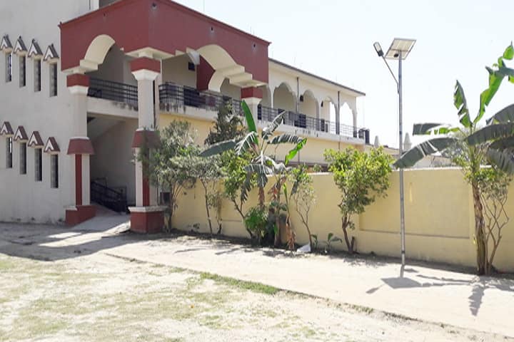 Shri Bhawanand Balika PG College campus in Azamgarh, Uttar Pradesh, India — photo 1