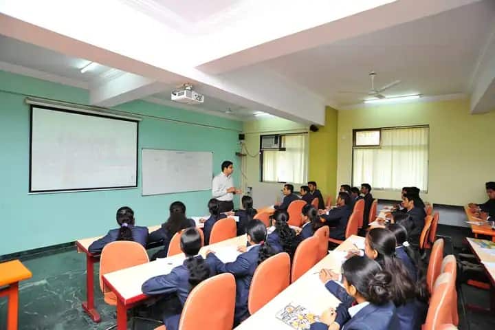 Pillai HOC Institute of Management Studies and Research campus in Raigad, Maharashtra, India — photo 4