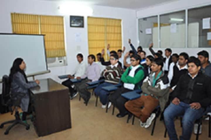 Rukmani Mahavidyalaya campus in Moradabad, Uttar Pradesh, India — photo 1