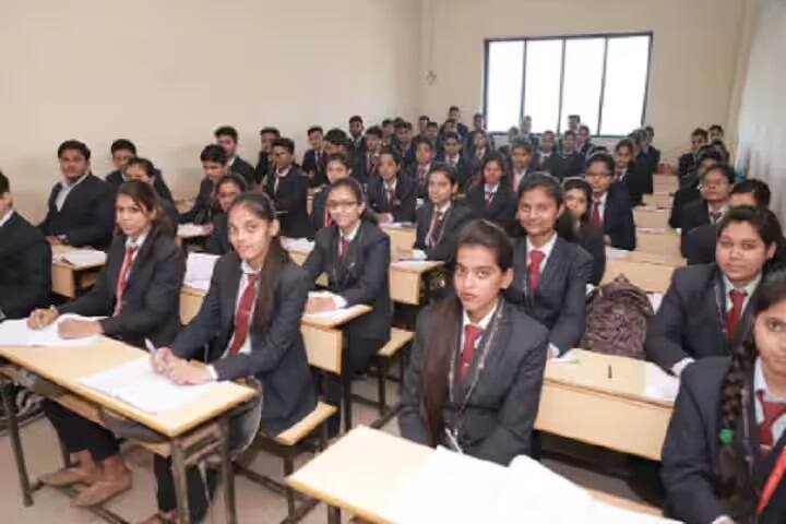 SST College of Arts and Commerce campus in Ulhasnagar, Maharashtra, India — photo 1