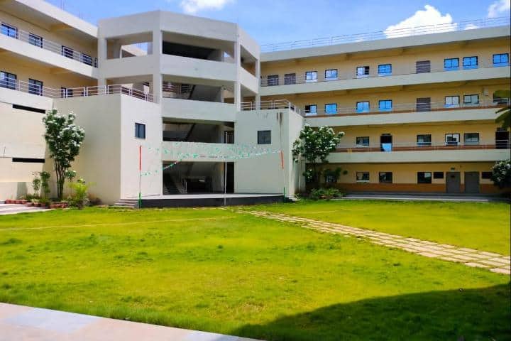 Shetty Institute of Technology campus in Gulbarga, Karnataka, India — photo 1