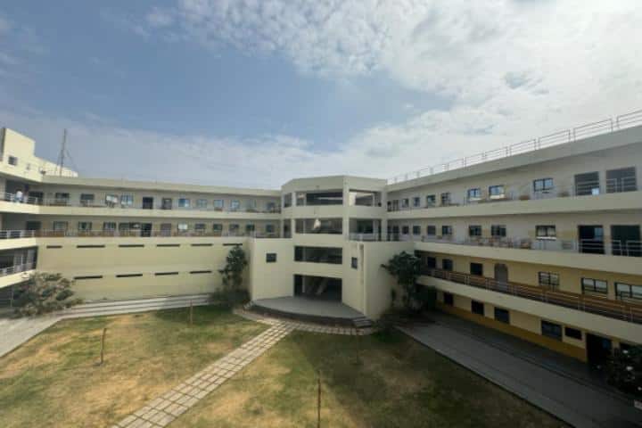 Shetty Institute of Technology campus in Gulbarga, Karnataka, India — photo 2