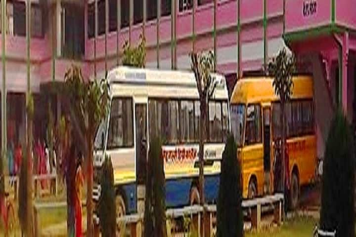 Kamta Singh Girls Degree College campus in Allahabad, Uttar Pradesh, India — photo 4