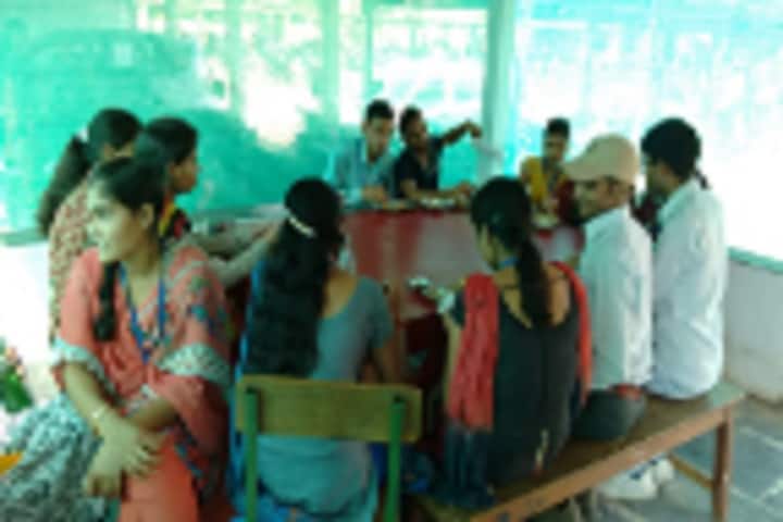 Government E Raghvendra Rao PG Science College campus in Bilaspur, Chhattisgarh, India — photo 6