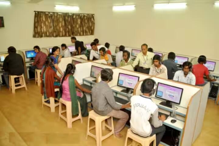 VM Vasant Commerce campus in Nagpur, Maharashtra, India — photo 4