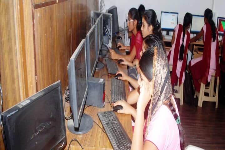 Shrimati Binzani Mahila Mahavidyala campus in Nagpur, Maharashtra, India — photo 3