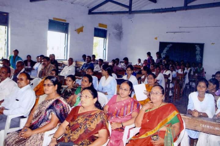 Matoshree Vimalabai Deshmukh Mahavidyalaya campus in Amravati, Maharashtra, India — photo 1