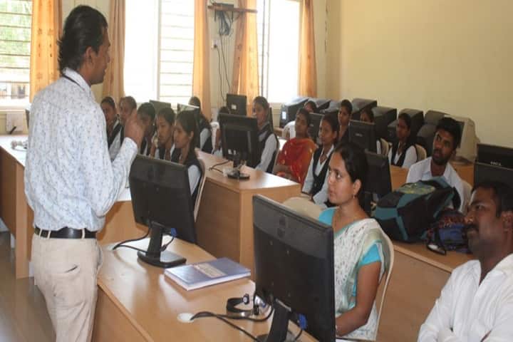 Prof Dr ND Patil Mahavidyalaya campus in Shahuwadi, Maharashtra, India — photo 5