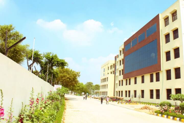 SGT Institute of Engineering and Technology campus in Gurgaon, Haryana, India — photo 6