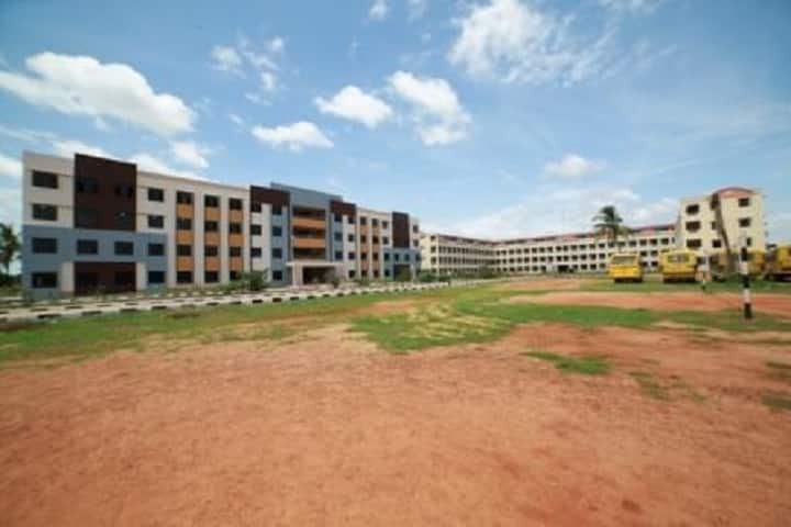Sri Vasavi Institute of Engineering and Technology campus in Krishna, Andhra Pradesh, India — photo 1