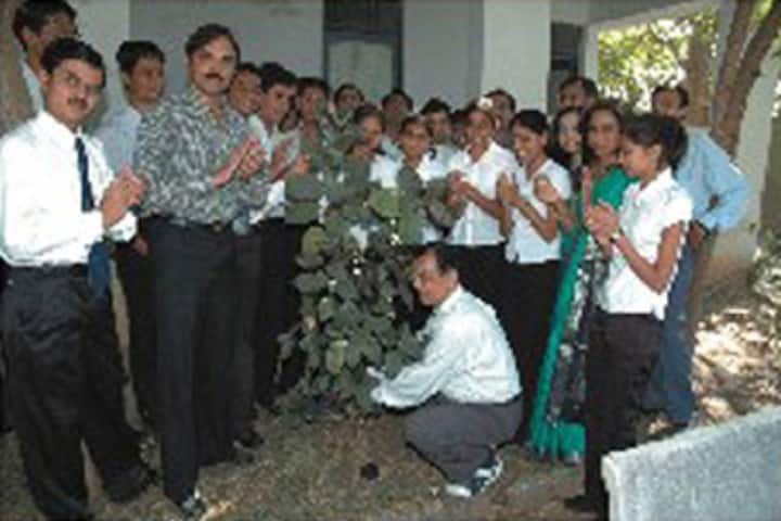 NR Vekaria Institute of Business Management Studies campus in Junagadh, Gujarat, India — photo 2