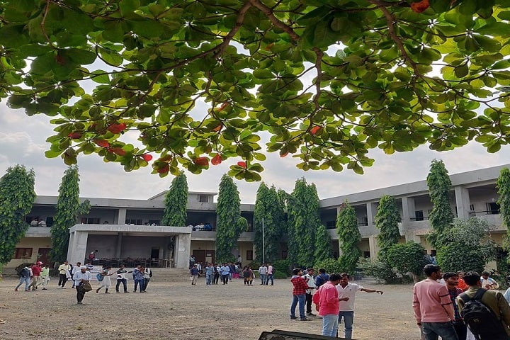 Matoshri Shantabai Gote Arts Commerce and Science College campus in Washim, Maharashtra, India — photo 1
