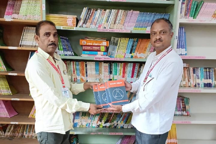 Matoshri Shantabai Gote Arts Commerce and Science College campus in Washim, Maharashtra, India — photo 2