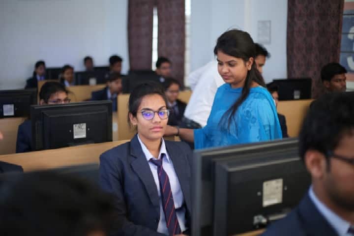 Vivekanand College campus in Sikar, Rajasthan, India — photo 1