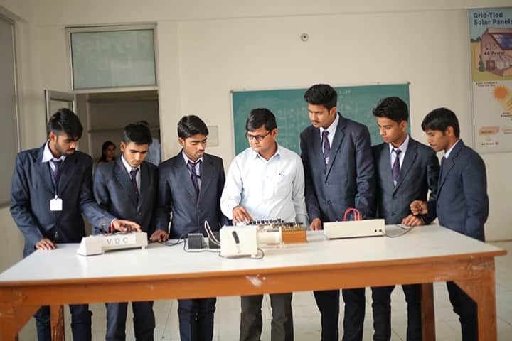 Vivekanand College campus in Sikar, Rajasthan, India — photo 2
