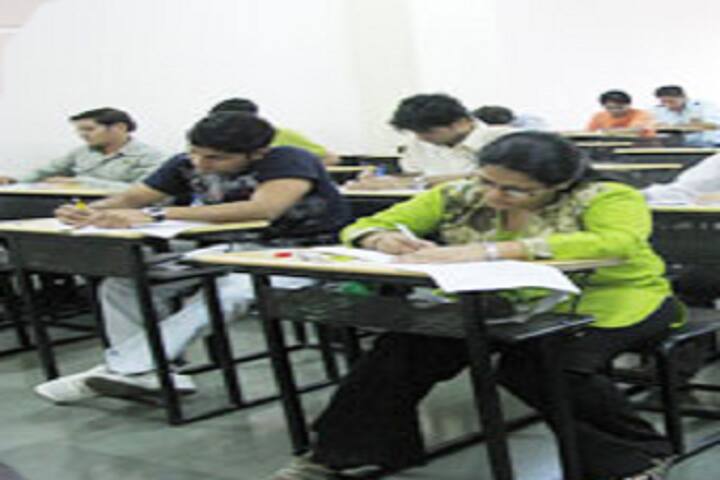 The Bhusawal People's Charitable Sanstha's Dadasaheb Devidas Namdeo Bhole College campus in Bhusawal, Maharashtra, India — photo 4