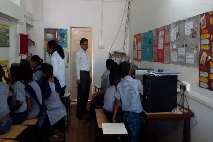 Dharampeth MP Deo Memorial Science College campus in Nagpur, Maharashtra, India — photo 4