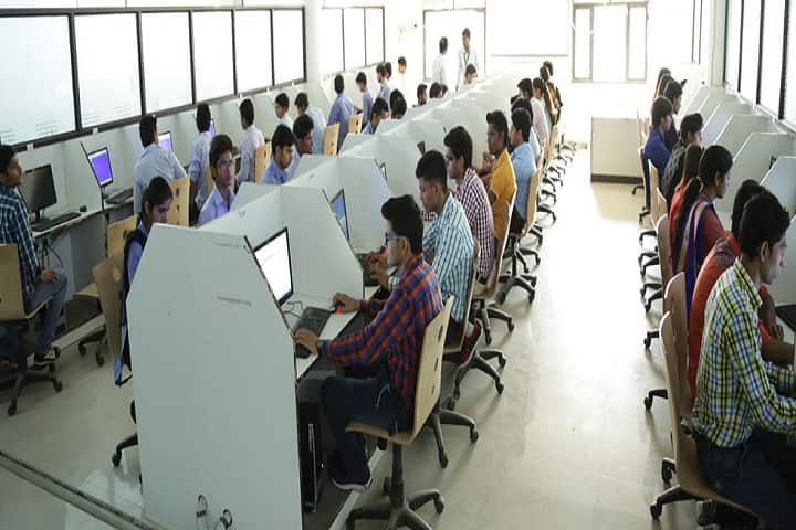 Mata Rajkaur Institute of Engineering and Technology campus in Rewari, Haryana, India — photo 3