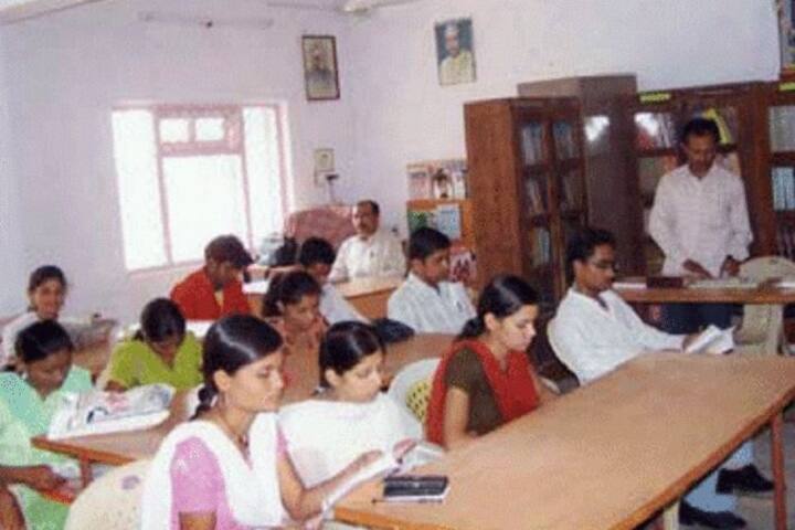 Dr HN Sinha Art and Commerce College campus in Akola, Maharashtra, India — photo 3