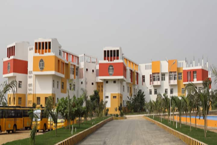 Sri Vijay Vidyalaya College of Arts and Science campus in Nallampalli, Tamil Nadu, India — photo 1